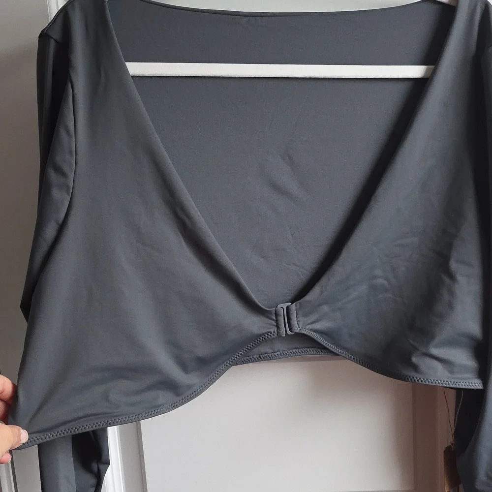 SKIMS Recycled Swim Long Sleeve Shrug Gunmetal 4X G160
